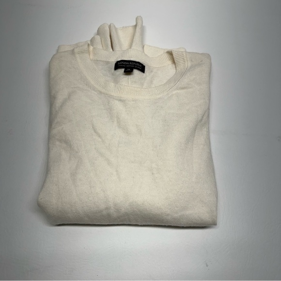 Banana Republic women’s Italian merino blend Off-White Crewneck Sweater Sz M - Picture 7 of 7